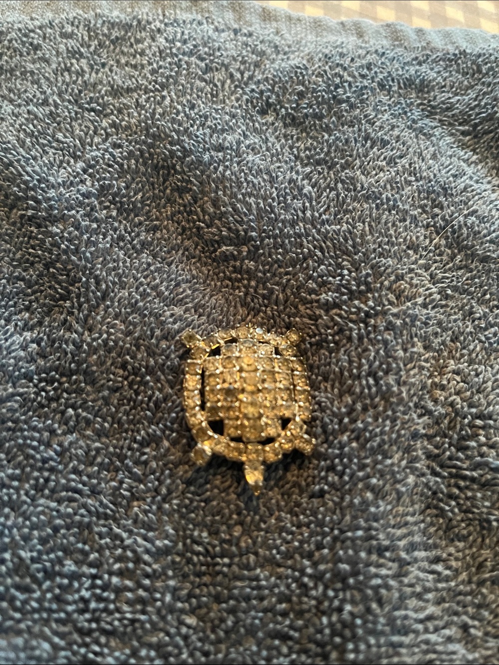 Silvet tone Rhinestone Turtle Brooch - Gold